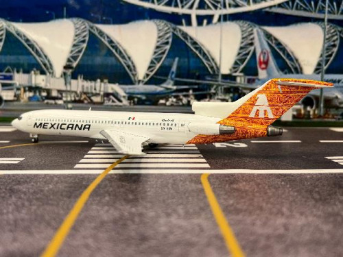 JC Wing 1:200 Mexicana B727-200 