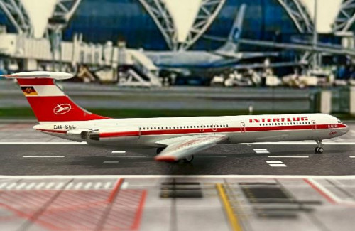 Phoenix 1:400 Interflug IL-62M DM-SEL PH12052 [Width 11 Length 13.5 Height 3 cm] 4