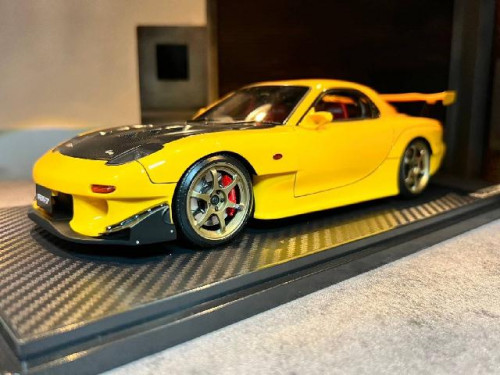 Ignition: IG2228 1:18 Mazda RX-7 (FD3S) Yellow [Width 10 Length 25 Height 7 cms] 