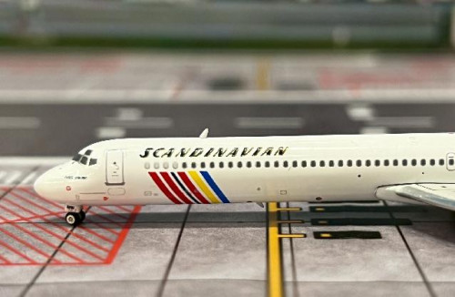 Phoenix 1:400 SAS MD-82 LN-RMN PH12056 [Width 8 Length 11.5 Height 2 cm] 5