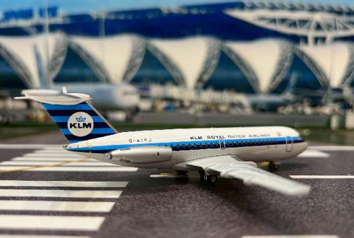 Inflight 1:200 KLM BAC 111-301AG G-ATPJ IF111KL1025 [Width 13 Length 14 Height 3.5 cm] 4