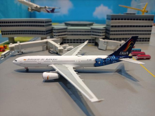 Phoenix 1:400 Boliviana de Aviación A330-200 CP-3209 PH1810 [Width 15 Length 14.5 Height 4 cm]