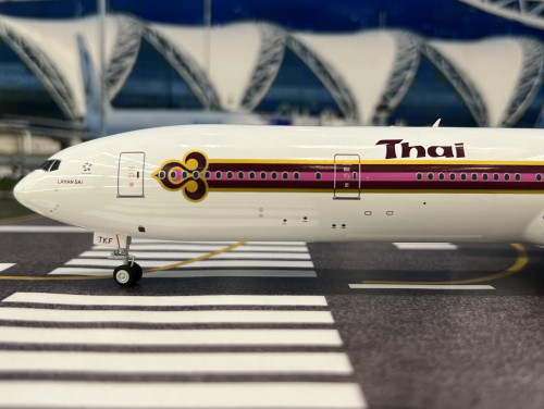 InFlight200 1:200 Thai Airways B777-300 HS-TKF [Speedline Livery] IF7773TG1223 2