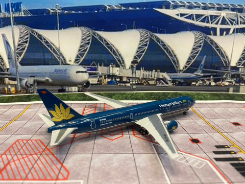 Phoenix PH1900 1:400 Vietnam 767-300ER VN-A766 [Width 12 Length 13.5 Height 3.5 cm] 3