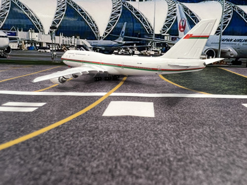 Phoenix 1:400 Oman Royal Flight 747-8HO A4O-HMS PH1933 [Width 18 Length 18.5 Height 4.5 cm] 2