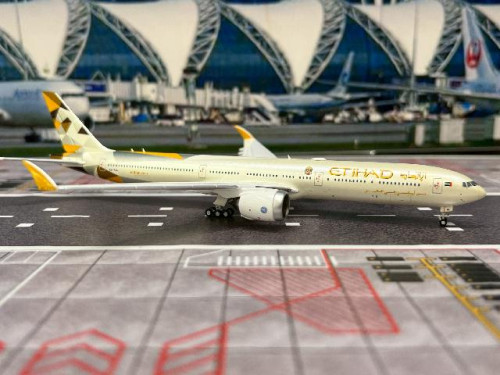 Gemini Jets 1:400 Etihad 777-9 A6-FAA GJ2277 [Width 16.5 Length 19.5 Height 4.5 cm] 2