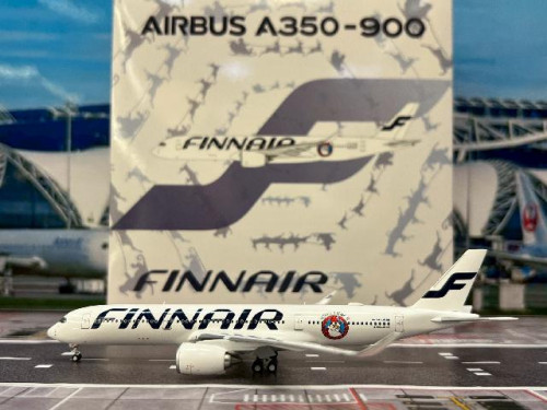 Panda 1:400 Finnair A350-941 OH-LWA'Santa Clius' 62509 [Width 16 Length 16.5 Height 4 cms]