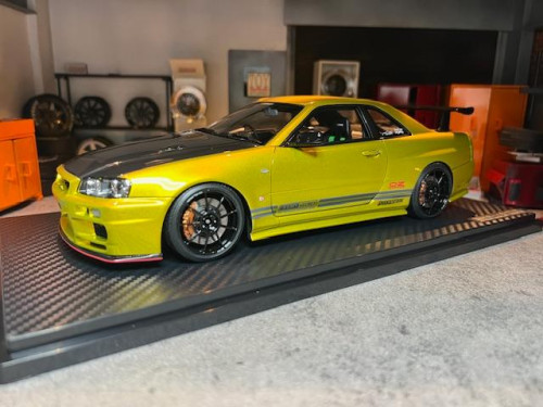Ignition 1:18 Top Secret 34GT-R (BNR34) Gold IG3640 [Width 10 Length 27 Height 8 cms]