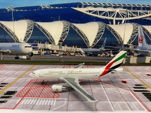 Gemini Jets GJ2234 1:400 Emirates A310-300 A6-EKB [Width 11 Length 11.5 Height 3.5 cms] 2
