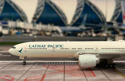 JC Wings 1:400 Cathay Pacific B777-300ER B-KQT XX4984 [Width 16 Length 18 Height 5 cm] 5