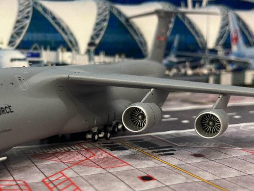 Gemini Jets 1:200 USAF C-5M Super Galaxy 87-0037 G21136 [Width 34 Length 36 Height 9.5 cm] 8
