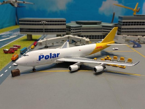 Phoenix:P4420 1:400 Polar Cargo (DHL) 747-400F N451P [Width 16 Length 16.5 Height 5 cms]