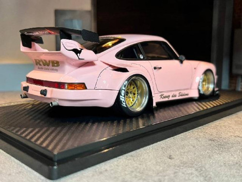 Ignition: IG2475 1:18 RWB 930 Pink [Width 10 Length 24 Height 7 cms] 3