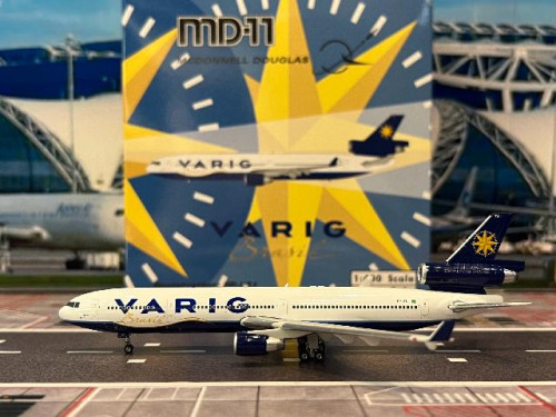 Phoenix 1:400 Varig MD-11 PP-VTJ PH12092 [Width 12 Length 15 Height 4.5 cm]