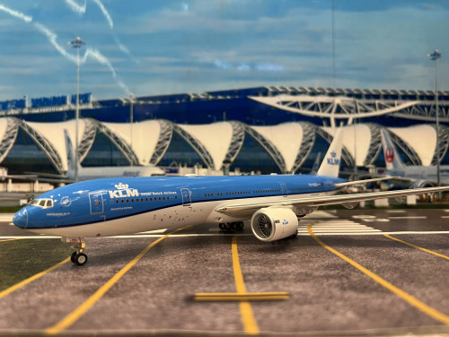 Inflight 1:200 KLM 777-206ER PH-BQD IF772KL0824 [Width 30 Length 35 Height 8 cm] 1