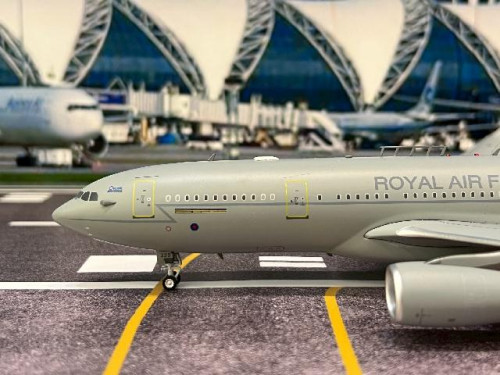Inflight 1:200 UK Air Force A330 Voyager KC3 ZZ335 IFMRTTRAF335 [Width 30 Length 31 Height 8.5 cm] 5