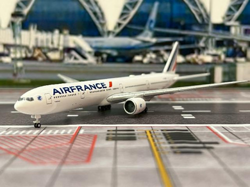Herpa Wings 1:500 Air France 777-300ER F-GZNF HW535618-001 [Width 13 Length 14.5 Height 3.5 cm] 4