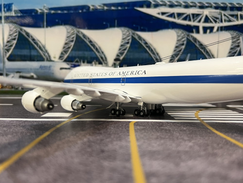 Inflight 1:200 USAF Boeing E-4A (747-200B) #74-0787 IF742E4A0787 [Width 30 Length 35 Height 10 cm] 8