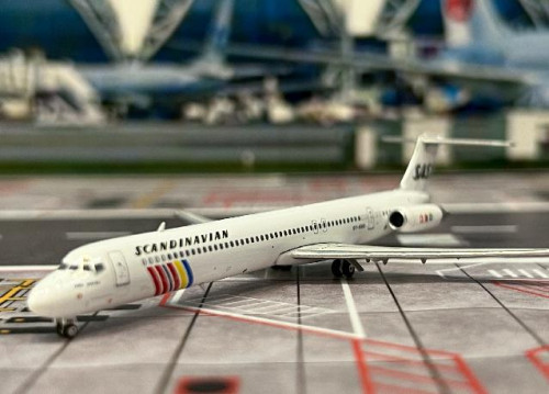 Phoenix 1:400 SAS MD-81 OY-KHO PH12055 [Width 8 Length 11.5 Height 2 cm] 7