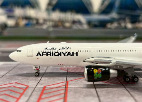 Phoenix 1:400 Afriqiyah A330-200 5A-ONH PH12062 [Width 15 Length 15 Height 4 cm] 5