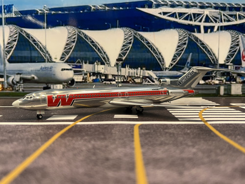 Gemini Jets 1:200 Western 727-200 N2805W ”Bud Light” G2494 [Width 16 Length 23 Height 5 cm] 1