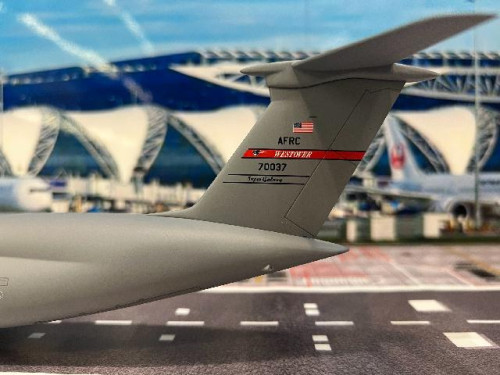 Gemini Jets 1:200 USAF C-5M Super Galaxy 87-0037 G21136 [Width 34 Length 36 Height 9.5 cm] 7