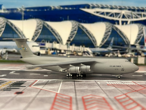 Gemini Jets 1:400 USAF C-5M #84-0061 (Dover) GM144 4