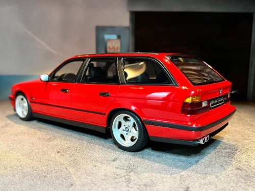 OT951 1:18 BMW E38 M5 Touring Red [Width 10 Length 25 Height 7 cms] 2