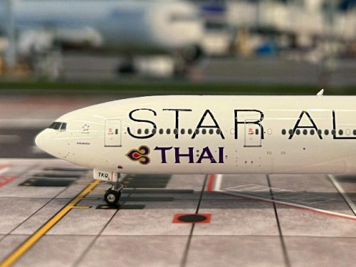 Phoenix 1:400 Thai Airways B777-300ER HS-TKQ 'Star Alliance' PH12089 [Width 16 Length 18 Height 4.5 6
