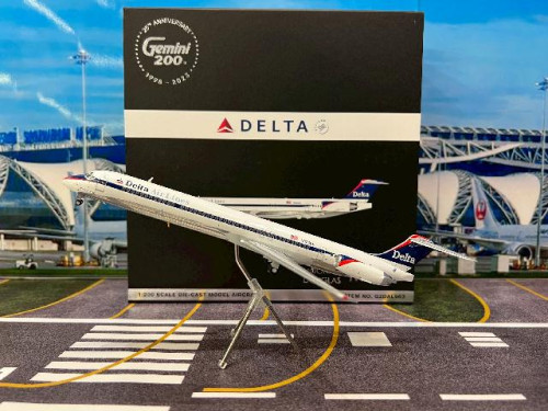  Gemini Jets 1:200 Delta MD-88 N925DL G2962 [Width 16 Length 22.5 Height 4.5 cms]