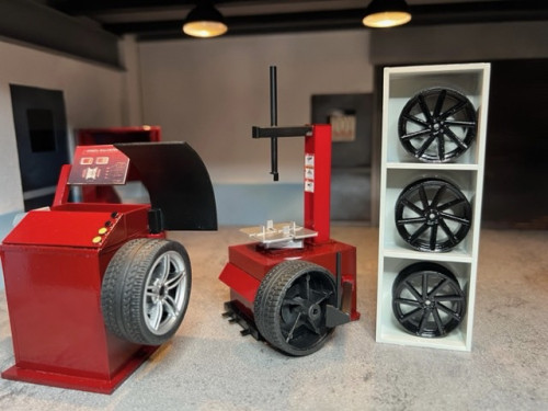 18RDACCESS1 1:18 Workshop Wheel Balancing Set Red 3