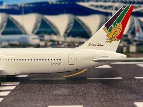 Inflight 1:200 Gulf Air 767-300ER A4O-GF RM76301 [Width 24 Length 27 Height 8 cms] 6