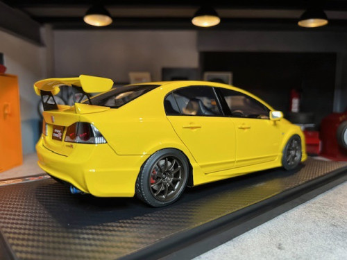 Ignition [IG2831] 1:18 Honda Civic(FD2) Type R Yellow [Width 10 Length 27 Height 7 cms] 3