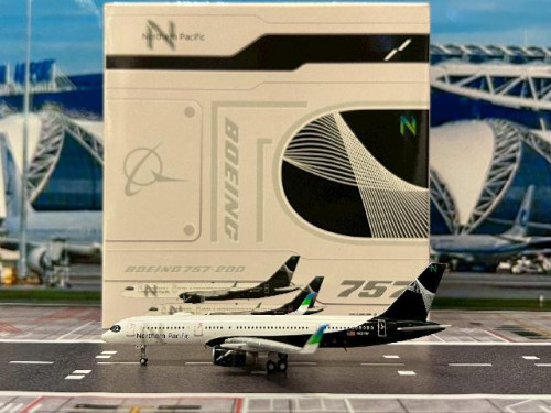 JC Wings 1:400 Northern Pacific 757-200 N627NP XX40134 [Width 10 Length 11.5 Height 3 cm]