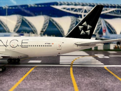 Gemini Jets 1:200 United 777-200ER N77022 Star Alliance G21380 [Width 33 Length 32 Height 8 cms] 6