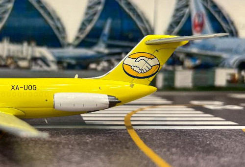 JC Wings 1:200 Mercado Libre DC-9-30F XA-UOG XX20102 [Width 14 Length 18 Height 4 cm] 6