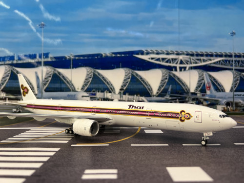 InFlight200 1:200 Thai Airways B777-300 HS-TKF [Speedline Livery] IF7773TG1223 1