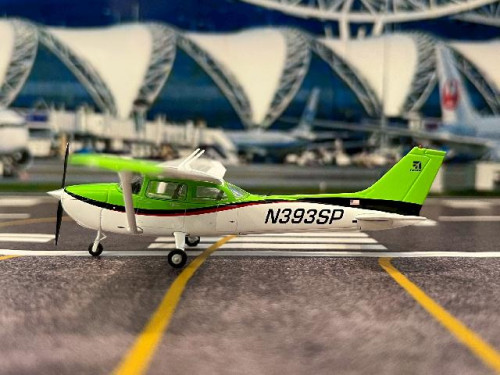 Gemini Jets 1:72 Cirrus Aviation Cessna 172S N393SP GG020 [Width 15 Length 12 Height 3.5 cm] 5