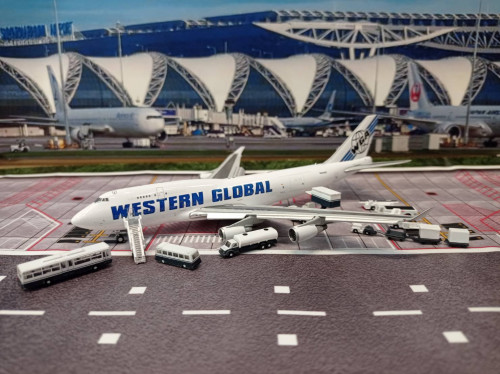 Gemini Jets: GJARPTSETA 1:400 14 PC Ground Accessory for airport diorama