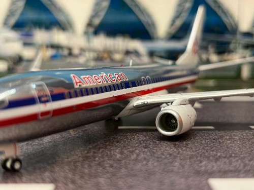 Inflight 1:200 American 737-823 N889NN IF738AA0825P [Width 18 Length 18.5 Height 6 cm] 7