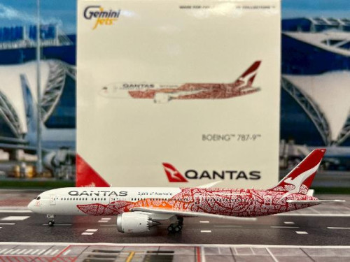 Gemini Jets 1:400 Qantas 787-9 VH-ZND Yam Dreaming GJ2385 [Width 15 Length 15.5 Height 4.5 cm]  