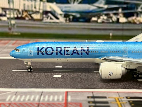 Aviation 1:400 Korean 777-3B5ER HL8008 AV4217 [Width 16 Length 18 Height 5 cm] 5