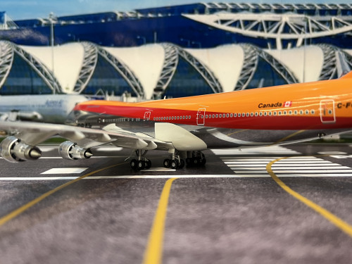 Inflight 1:200 CP Air B747-217B C-FCRE IF742CP0726P [Width 30 Length 35 Height 10 cm] 8