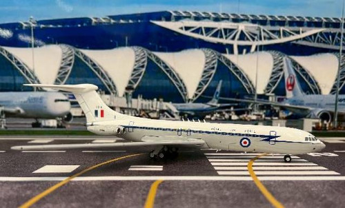 JCWings 1:200 Royal Air Force Vickers VC10 C1K XV104 LH2386 [Width 17 Length 26 Height 5 cm] 2