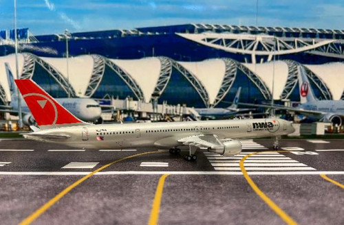 Gemini Jets 1:200 Northwest 757-300 N587NW G21422 [Width 19 Length 27 Height 6.5 cm] 4
