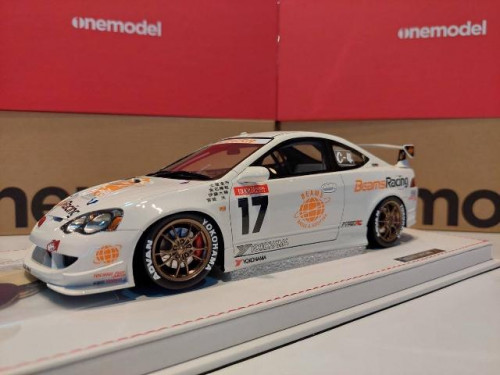 One Model: 21D01-01 1:18 DC5 Type R Beams Integra Racing #17 [Width 10 Length 25 Height 7 cms]