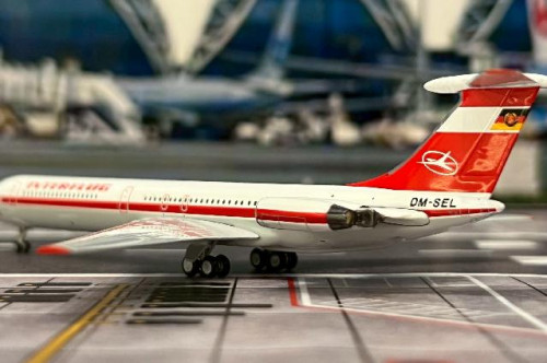 Phoenix 1:400 Interflug IL-62M DM-SEL PH12052 [Width 11 Length 13.5 Height 3 cm] 8