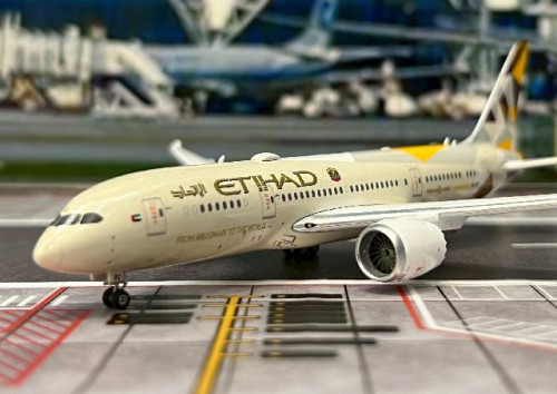 Phoenix 1:400 Etihad B787-8 A6-PFC PH12065 [Width 15 Length 15.5 Height 4.5 cm] 7