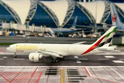 Gemini Jets 1:400 Emirates Sky Cargo 777-200LRF A6-E GJ2382 [Width 16 Length 16 Height 4.5 cm] 4