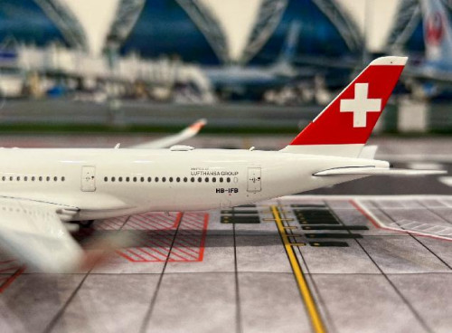 Phoenix 1:400 Swiss A350-900 HB-IFB PH12026 [Width 16 Length 16.5 Height 4 cm] 6
